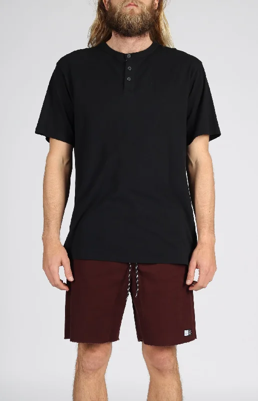 Urban Chic Weekday Short 2.0 | Burgundy