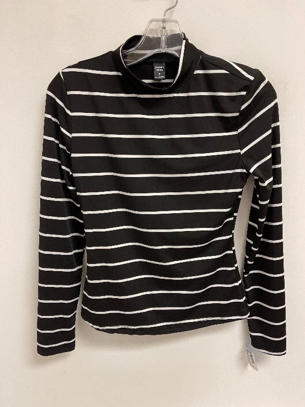 Basic Comfort Top Long Sleeve By Clothes Mentor In Striped Pattern, Size: S