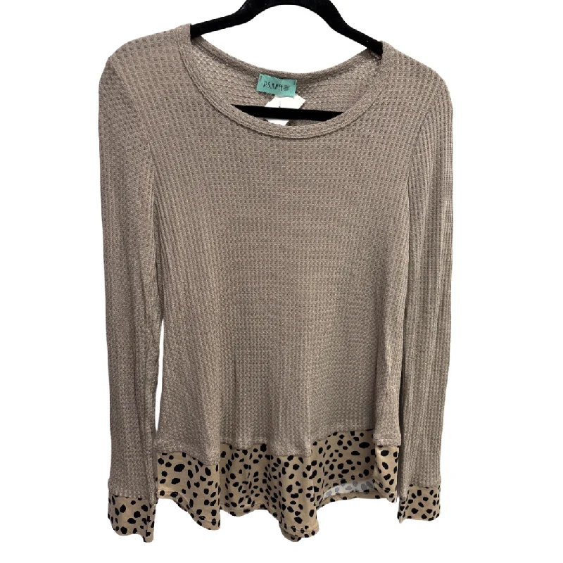 All-Day Style Top Long Sleeve By Clothes Mentor In Beige, Size: M