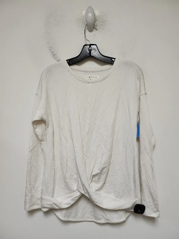 Relaxed Wear Top Long Sleeve By Lou And Grey In Cream, Size: Xs