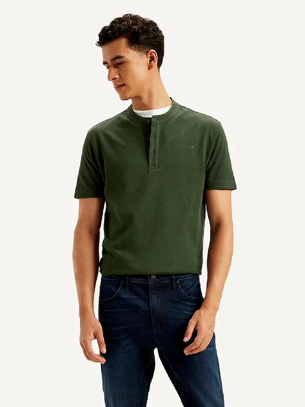 Casual Choice Men's Solid Slim Fit T-shirt