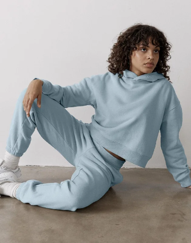 Leisure Travel The Womens Pullover Crop Hoodie in Chalk Blue